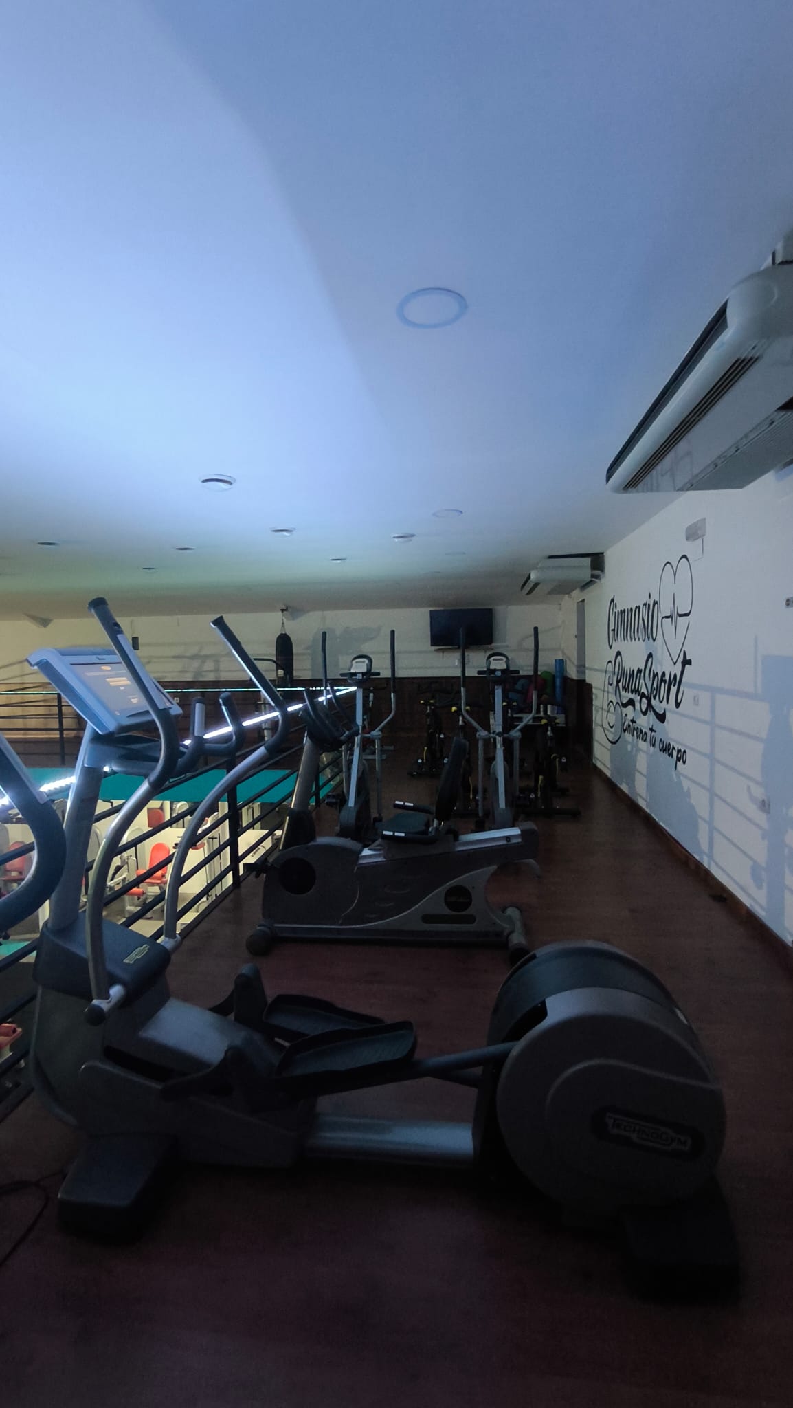 Equipamiento Gimnasio RunaSport